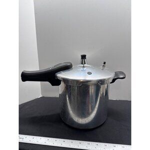 Denmark Aluminum 6-Liter Pressure Cooker With Locking Lid For Fast Cooking